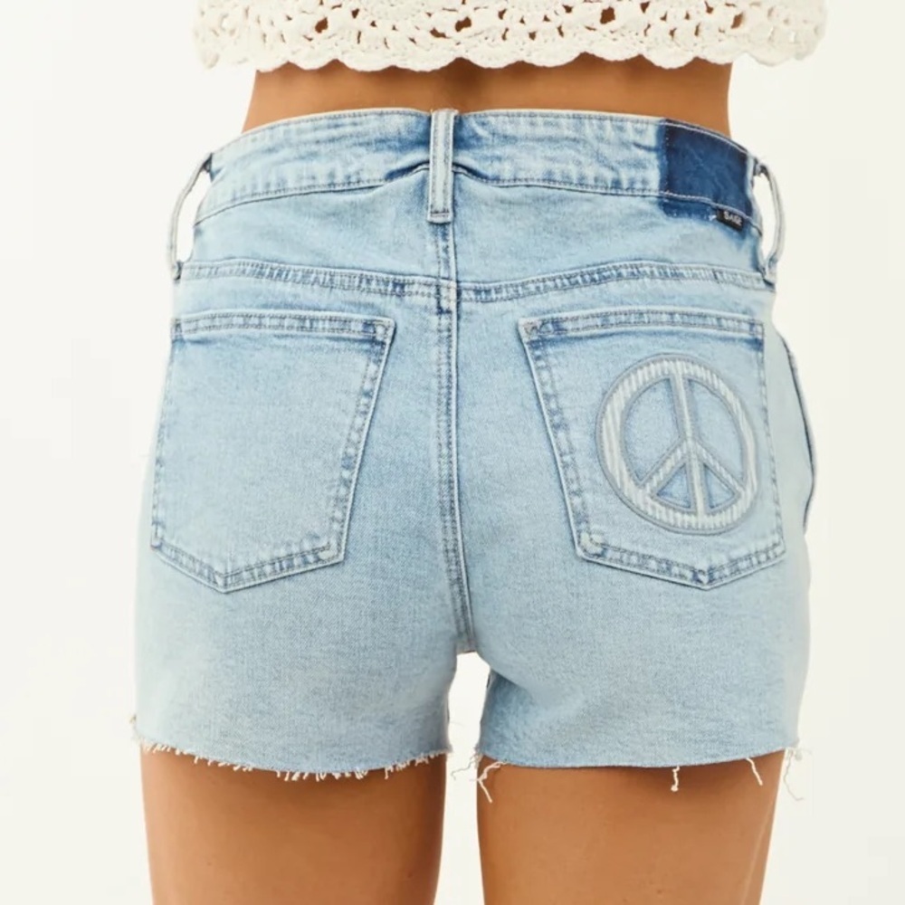 NWT Saige Denim Patchwork Peace Sign Boho Hippie Cutoff Jean Shorts - Picture 10 of 16
